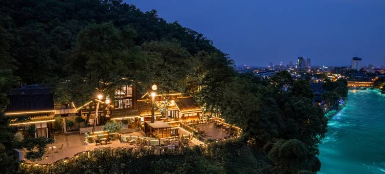 月光宝瓶民宿(都江堰景区南桥店)图片