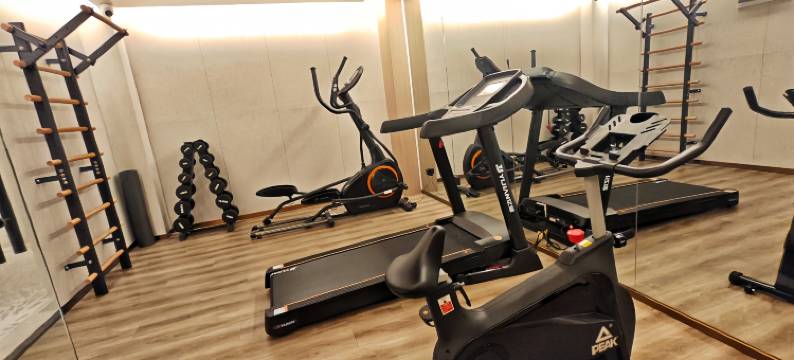 霏凡云海酒店(三亚湾解放路步行街店)图片