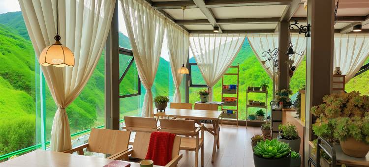 垭隆・Healing森林氧吧丨藏式风情・轻奢设计酒店(四姑娘山景区店)图片