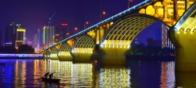 长沙华悦阳光酒店(湖南省博物院北辰三角洲地铁站店)图片