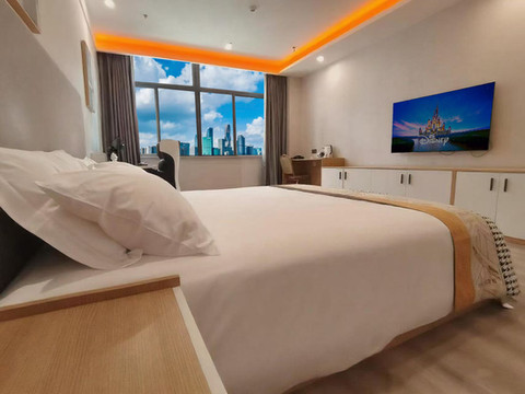 喆霆电竞酒店(泸县万福广场店)