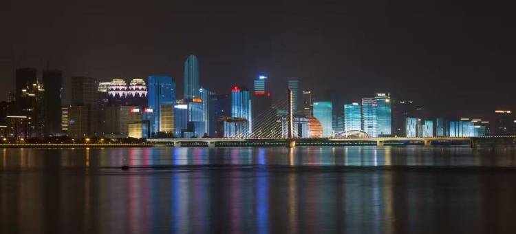 网鱼电竞酒店(杭州滨江星光大道店)图片