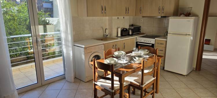 Garden apartment 20m from the sea图片