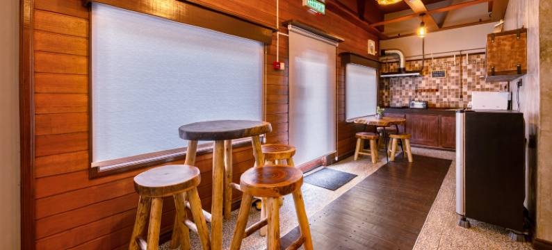 海狼出没(曾用名：洪馆小舍)(BarraCuda Den (previously known as Jono's Place))图片