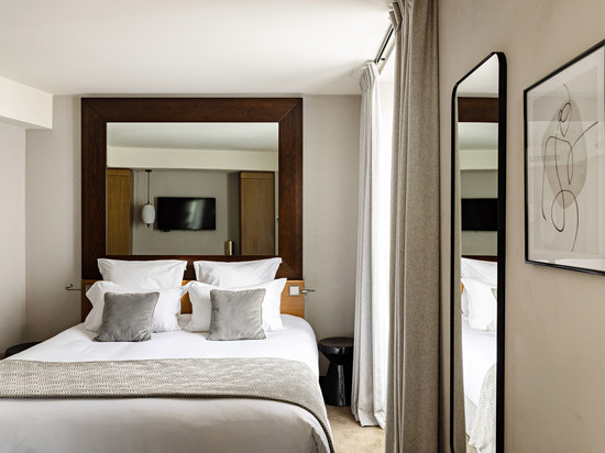 巴黎爱丽舍宫假日酒店，洲际酒店集团 (IHG) 酒店