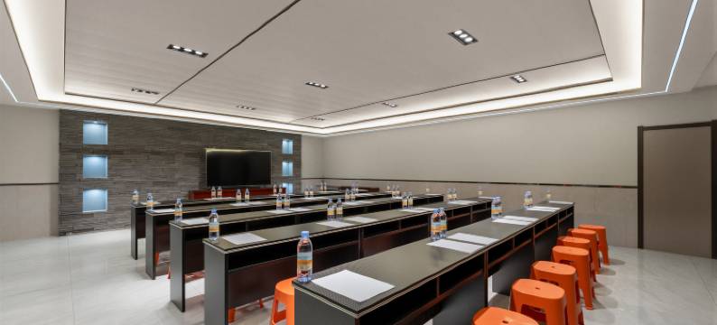 杭锦旗君鸿假日酒店图片