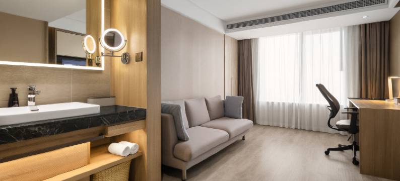 沈阳奥体营盘街地铁站亚朵酒店图片