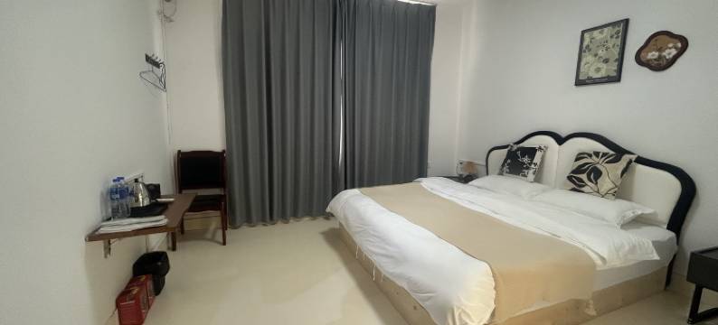 万峰林沁芳园客栈图片