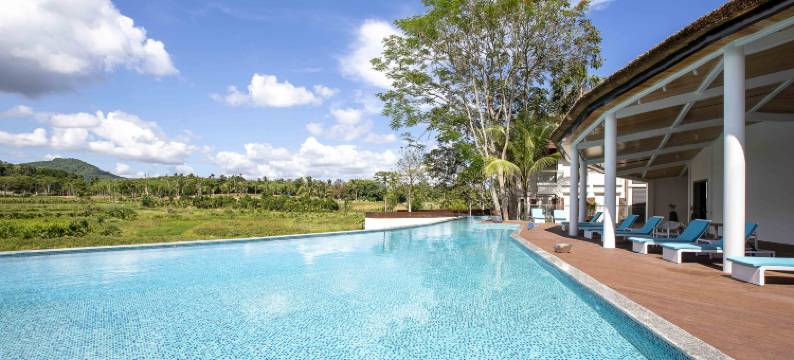 布隆赛热带雨林度假酒店图片