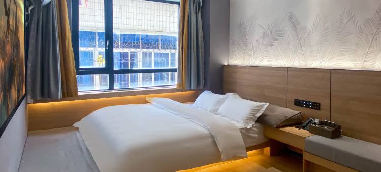 琼海丽呈电影酒店(万泉河环球春天广场店)图片