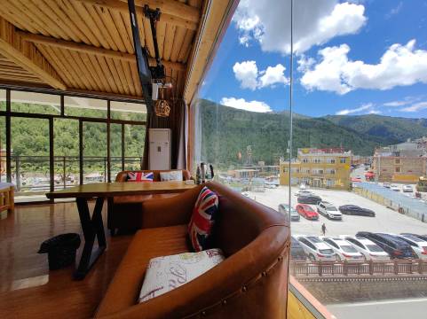 明星花园民宿(四姑娘山长坪沟景区店)