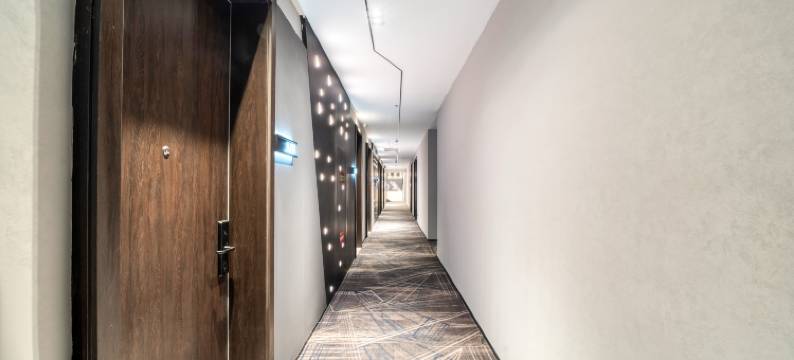 ReMAX热麦电竞酒店(宁波港隆时代广场店)图片