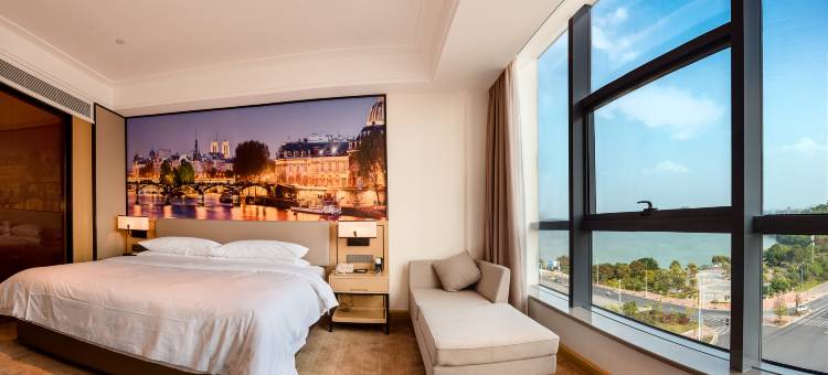 维也纳国际酒店(肇庆七星岩星湖景区店)图片