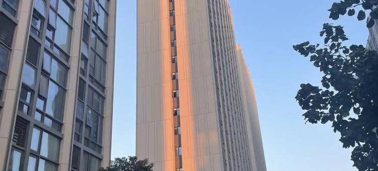 坦克Loft海景公寓(龙光世纪商务中心店)图片