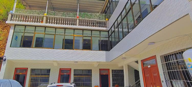 山禾民宿(鹅嫚沟店)图片