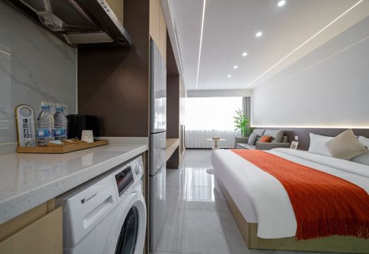 Yunjiangju Hotel  ( ShangHai Zhoupu Wanda Plaza) Hotel Overview