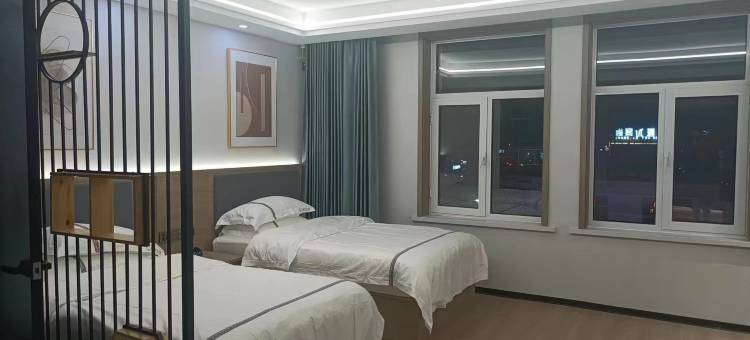 苏尼特右旗汇丰假日酒店图片