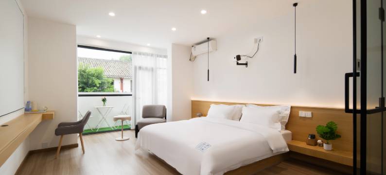 木子里·亦春民宿(四川农业大学店)图片