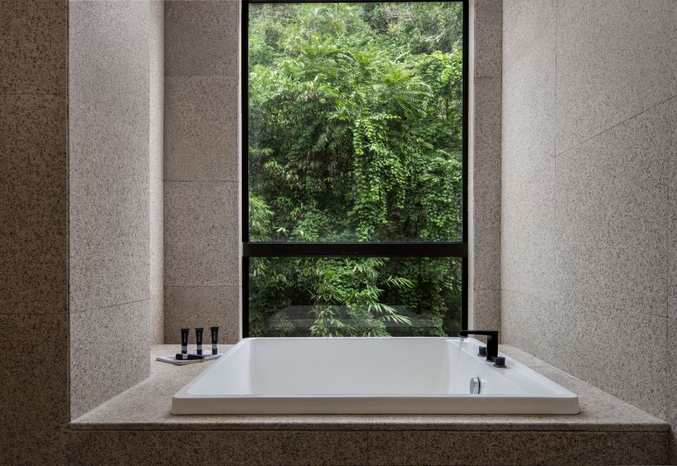 Rice Field Resort (Yangshuo Shili Gallery Yulonghe Branch) Hotel Overview