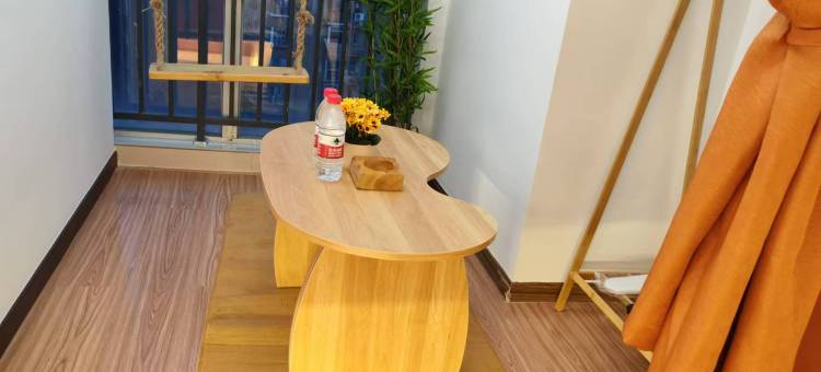 重生·原木风酒店(万达广场店)图片