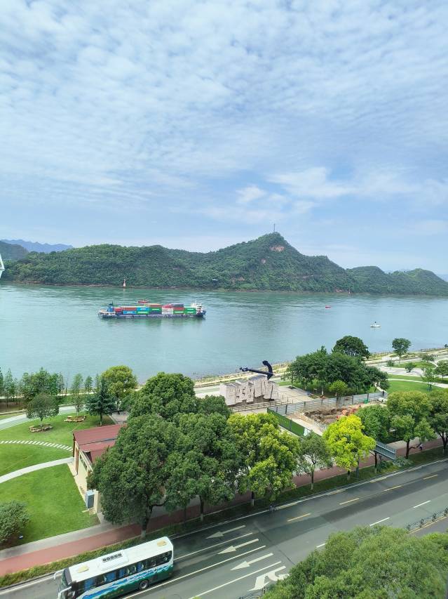 丽橙酒店·智(宜昌三峡游客中心滨江万达店)图片