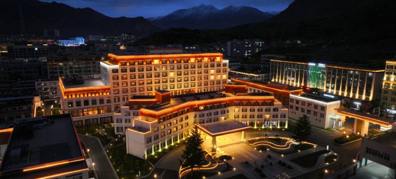 山南泽当饭店图片