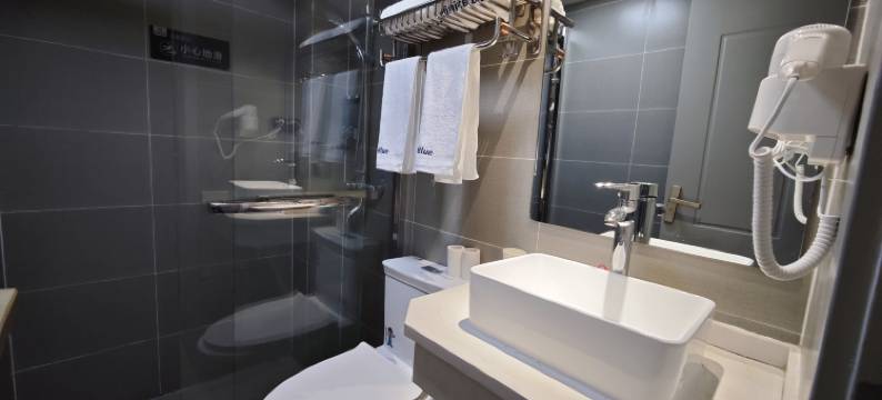 无限影院酒店(汇通市场店)图片