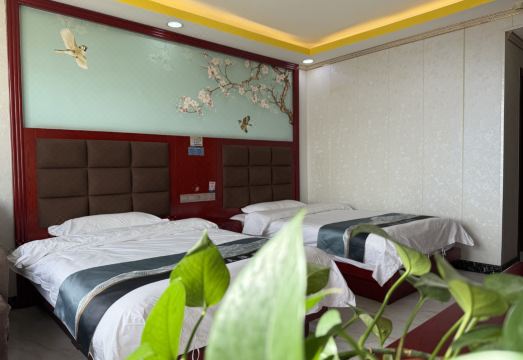 Golf Hotel Hotel Overview