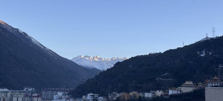 宗巴.Yak云端山海观景民宿图片