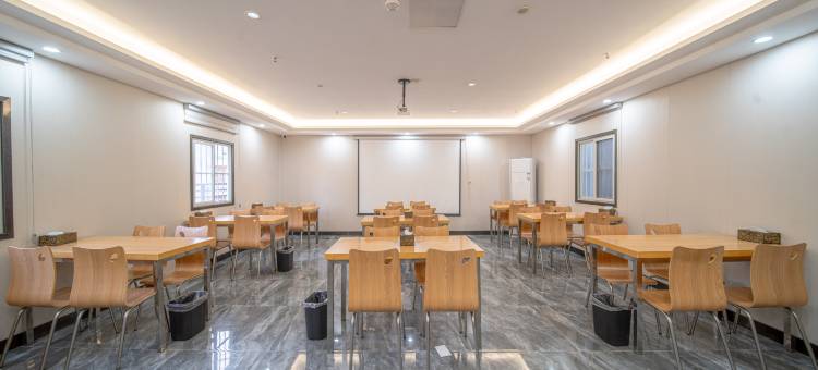 青皮树酒店(合肥西站五里墩地铁站店)图片