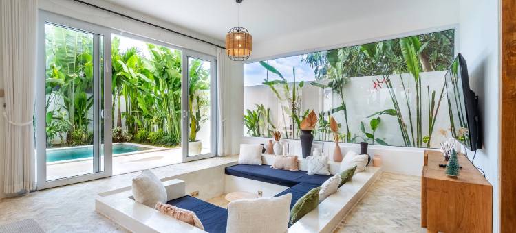 Eleven villa - Tropical 3BR Canggu Stay w Pool, Balcony & Office图片