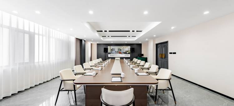 凯弘洲际酒店(鄂尔多斯达拉特旗陶瓷文化广场店)图片