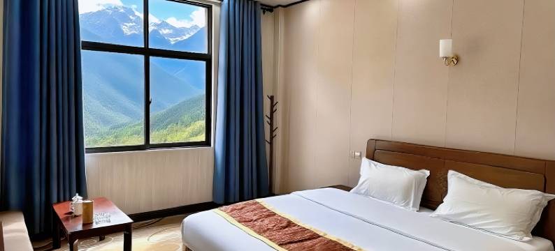 稻城乐乐酒店(香格里拉镇店)图片