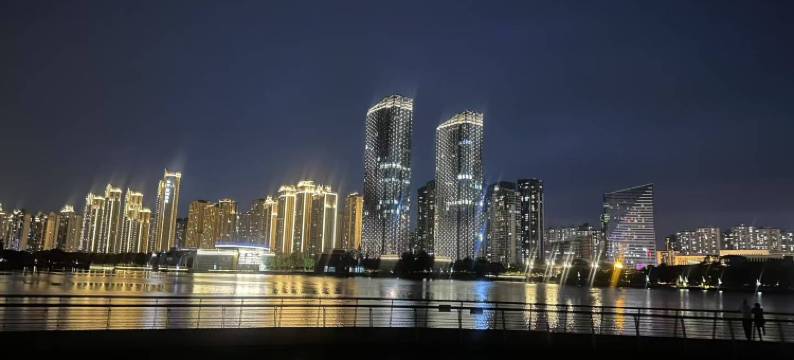 珊瑚海青年旅舍(碧湖万达广场店)图片