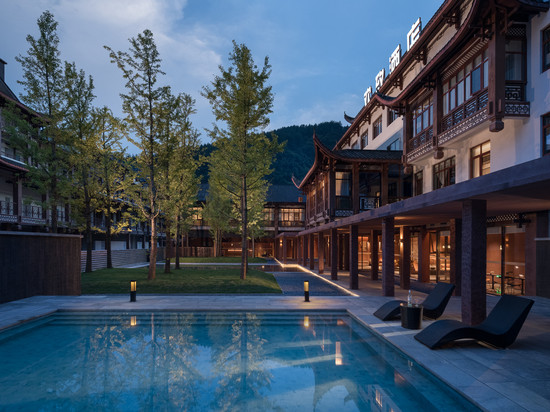 张家界国家森林公园标志门FunGee S欢致酒店