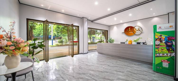 来宾宝源商务酒店(来宾北站政和步行街店)图片