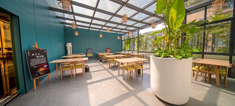 布洛陀·布依文化主题酒店图片