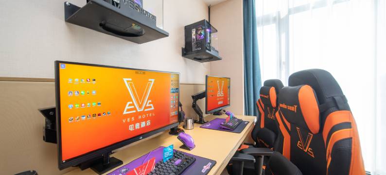 VES电竞酒店(里建湖公园绿地东盟大学城店)图片