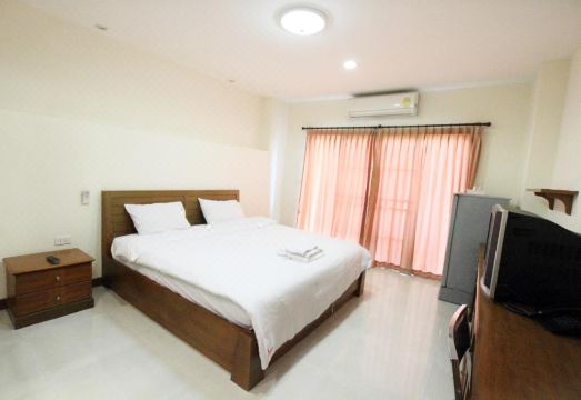 Noppakao PlaceHotel Overview