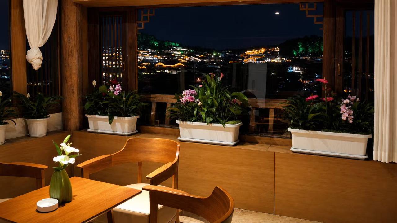 桃源居·日照金山·狮子山全夜景·星空露台观景民宿(四方街店)图片