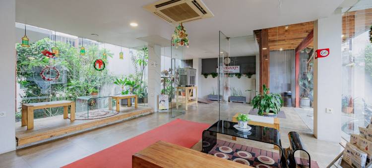 红多兹Plus酒店-近亚非3号(RedDoorz Plus near Asia Afrika 3)图片