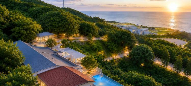 榕昇|360°灯塔海景·悬崖泳池·山海美学度假庄园(三囱崖灯塔店)图片