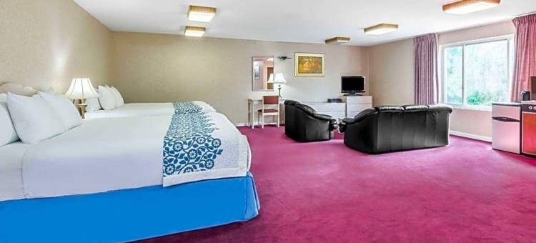 希克斯维尔长岛戴斯酒店(Days Inn by Wyndham Hicksville Long Island)图片