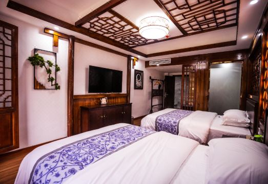 Furong Town Shuiyunxuan Inn (Furong Town Scenic Area)Hotel Overview