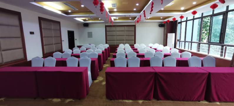 鸿腾酒店(成都光华公园地铁站店)图片