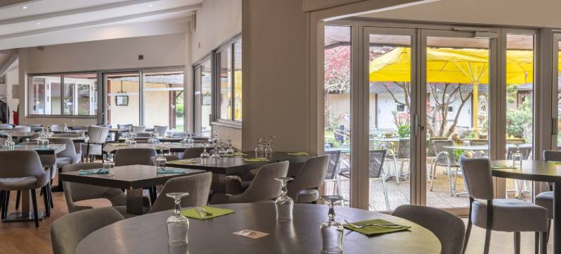 蒙贝利亚尔南魅力酒店(Charme Hôtel, Montbéliard Sud)图片