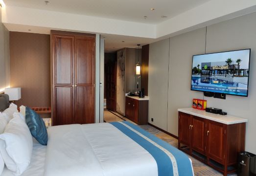 Wuzhou Huatian Holiday Hotel Hotel Overview