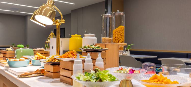 西宁力盟步行街人民公园丽呈睿轩酒店图片