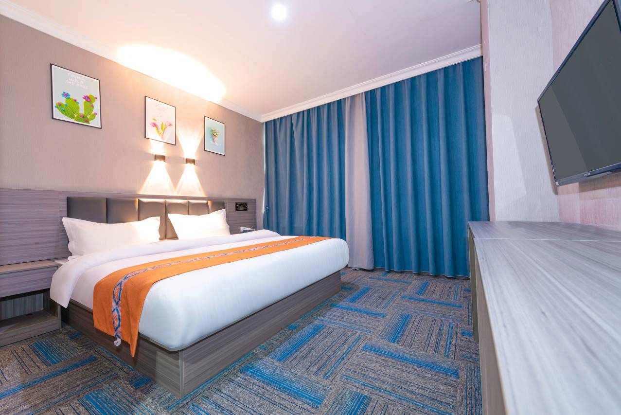 弘亨假日酒店(桂林高铁北站店)