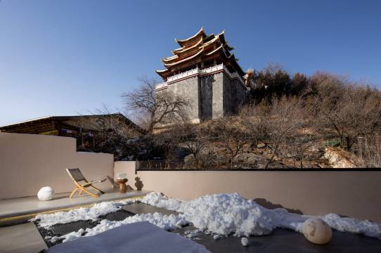 无夏而立·安隅|Sum·Less梵境核心视野藏地美宿(大佛寺转经筒店)预订价格,联系电话位置地址【携程酒店】